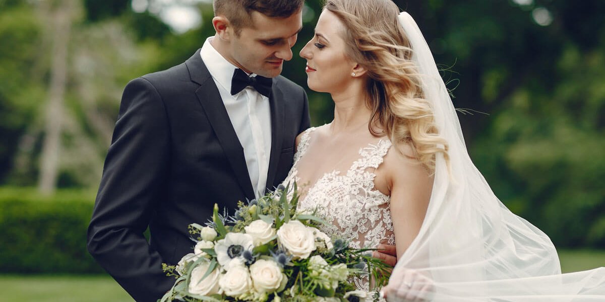 elegant-wedding-couple-LNWV6XR.jpg elegant-wedding-couple-LNWV6XR.jpg